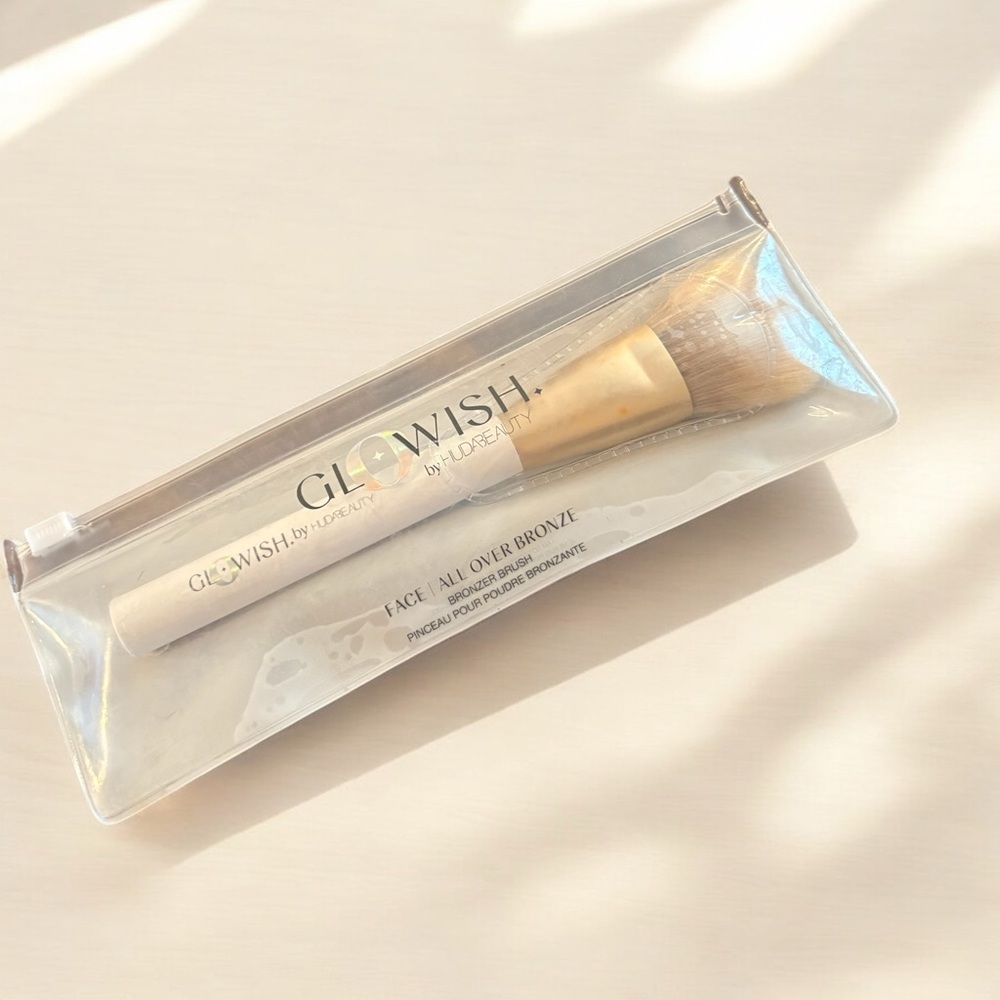 💎 Huda Beauty GloWish All Over Bronze Brush New in Package